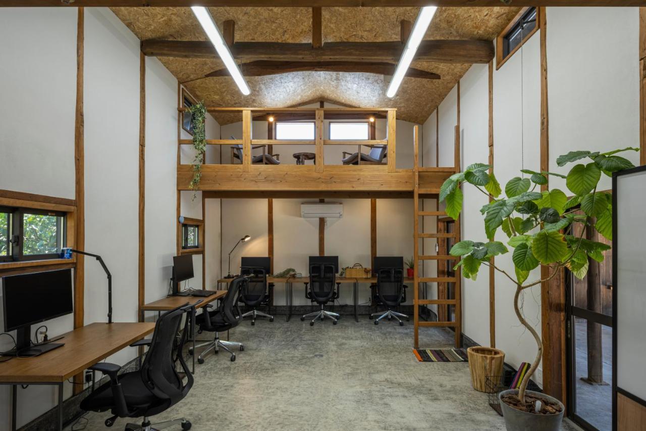 Omishima Space Omoya Imabari Railway Station Extérieur photo